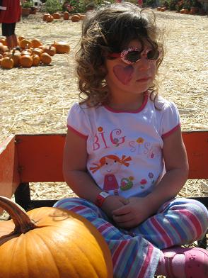 zoe-at-the-pumpkin-patch.JPG