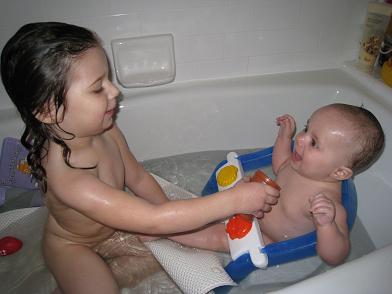 Avery and Zoe in bath